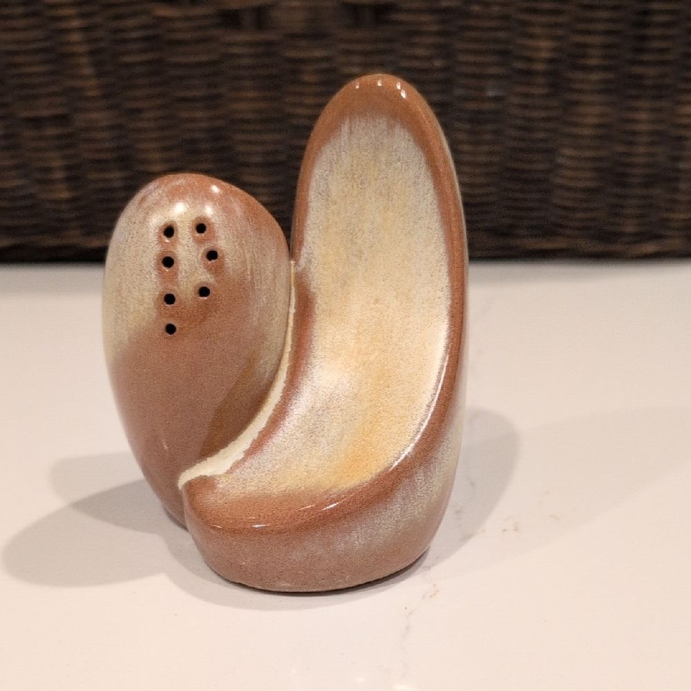 Frankoma Pottery Lazy Bones Desert Gold Salt and Pepper Shaker Vintage